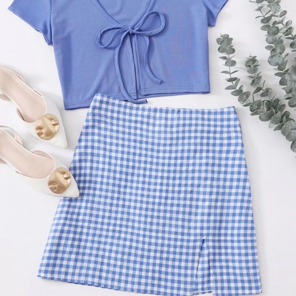 Cute purple top and skirt set!